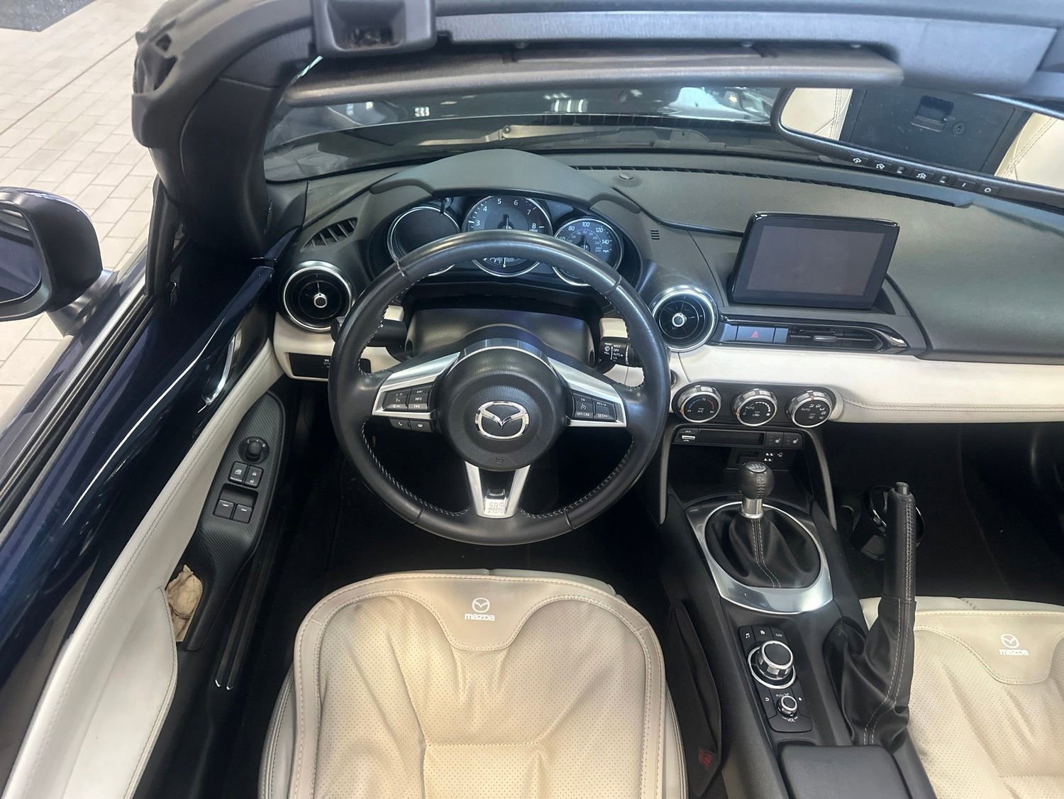 Used 2021 MAZDA MX-5 Miata RF Grand Touring RWD image 8