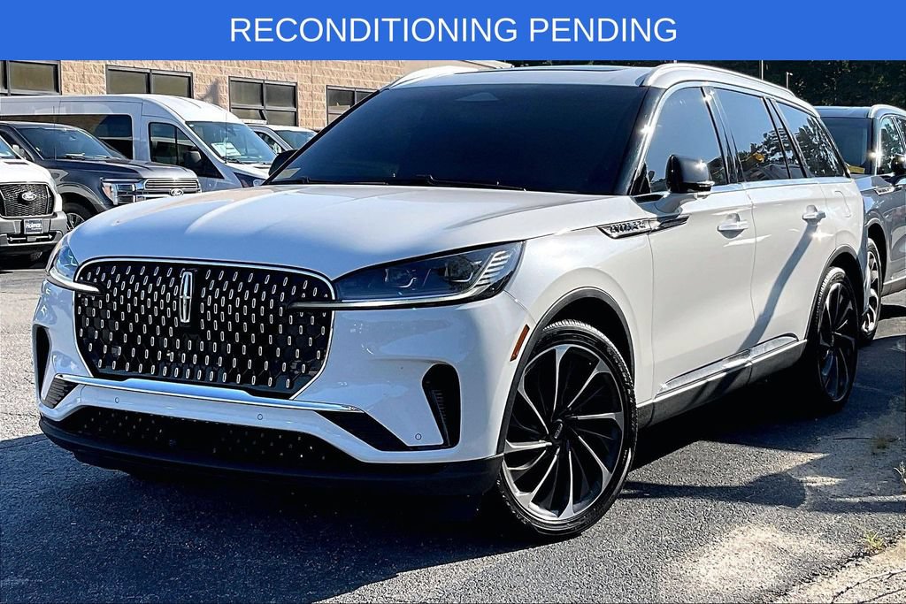 Used 2025 Lincoln Aviator Reserve w/ Illumination Package RWD image 2