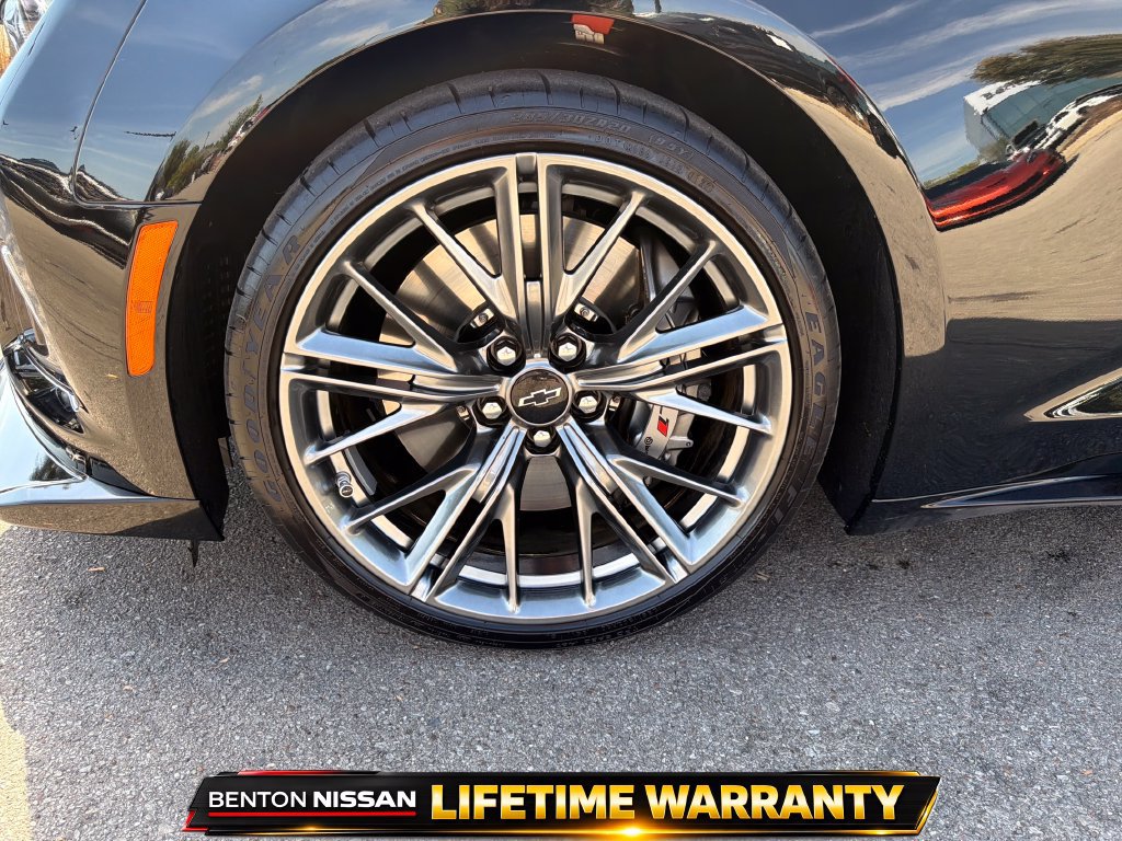 Used 2022 Chevrolet Camaro ZL1 RWD image 7