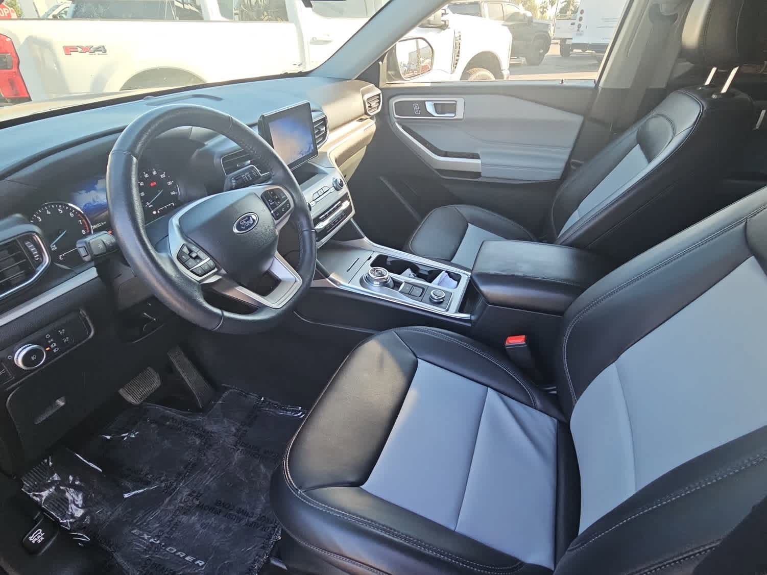 Used 2022 Ford Explorer XLT w/ Equipment Group 202A image 15