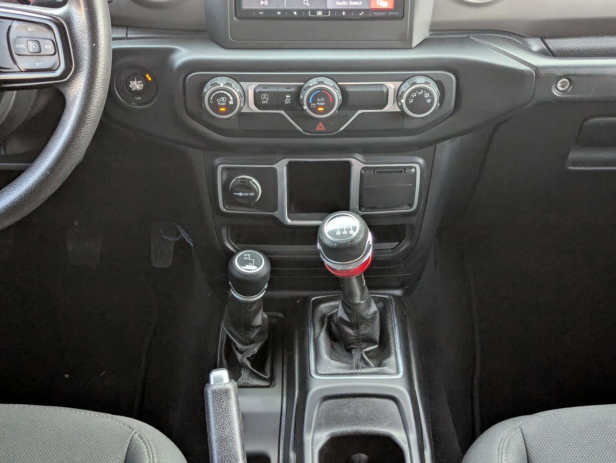 Used 2018 Jeep Wrangler Unlimited Sport image 17