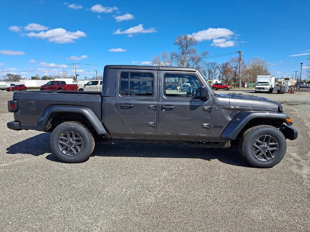 New 2026 Jeep Gladiator Sport AWD/4WD image 9