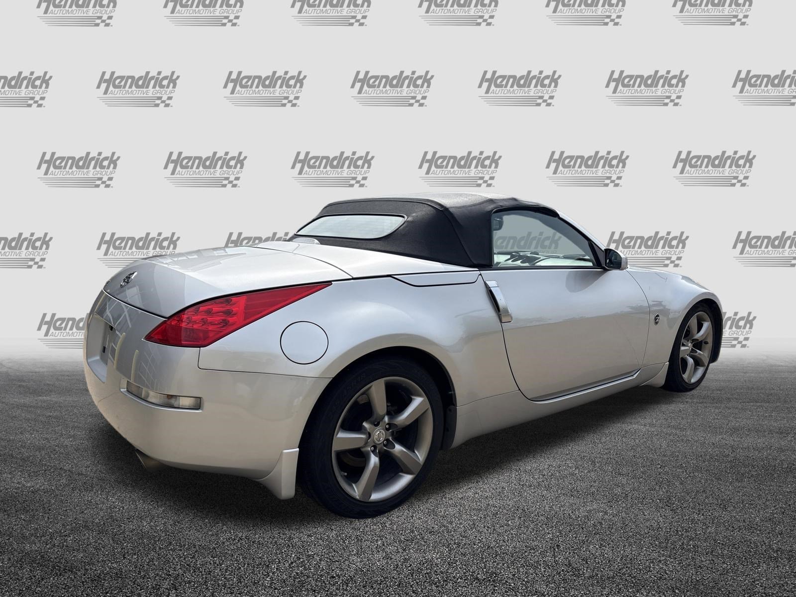 Used 2008 Nissan 350Z Touring RWD image 10