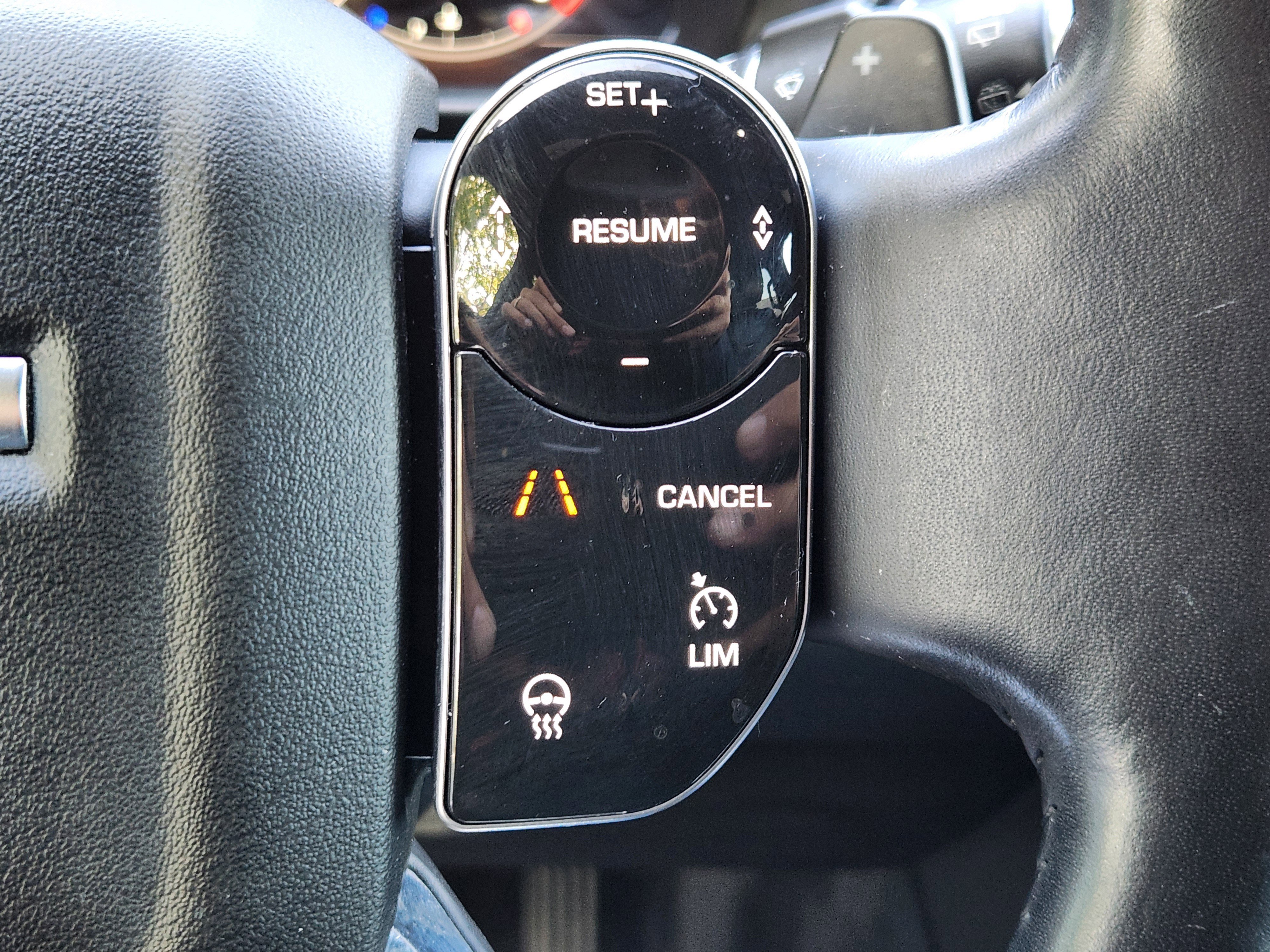 Used 2020 Land Rover Discovery Landmark AWD/4WD image 25