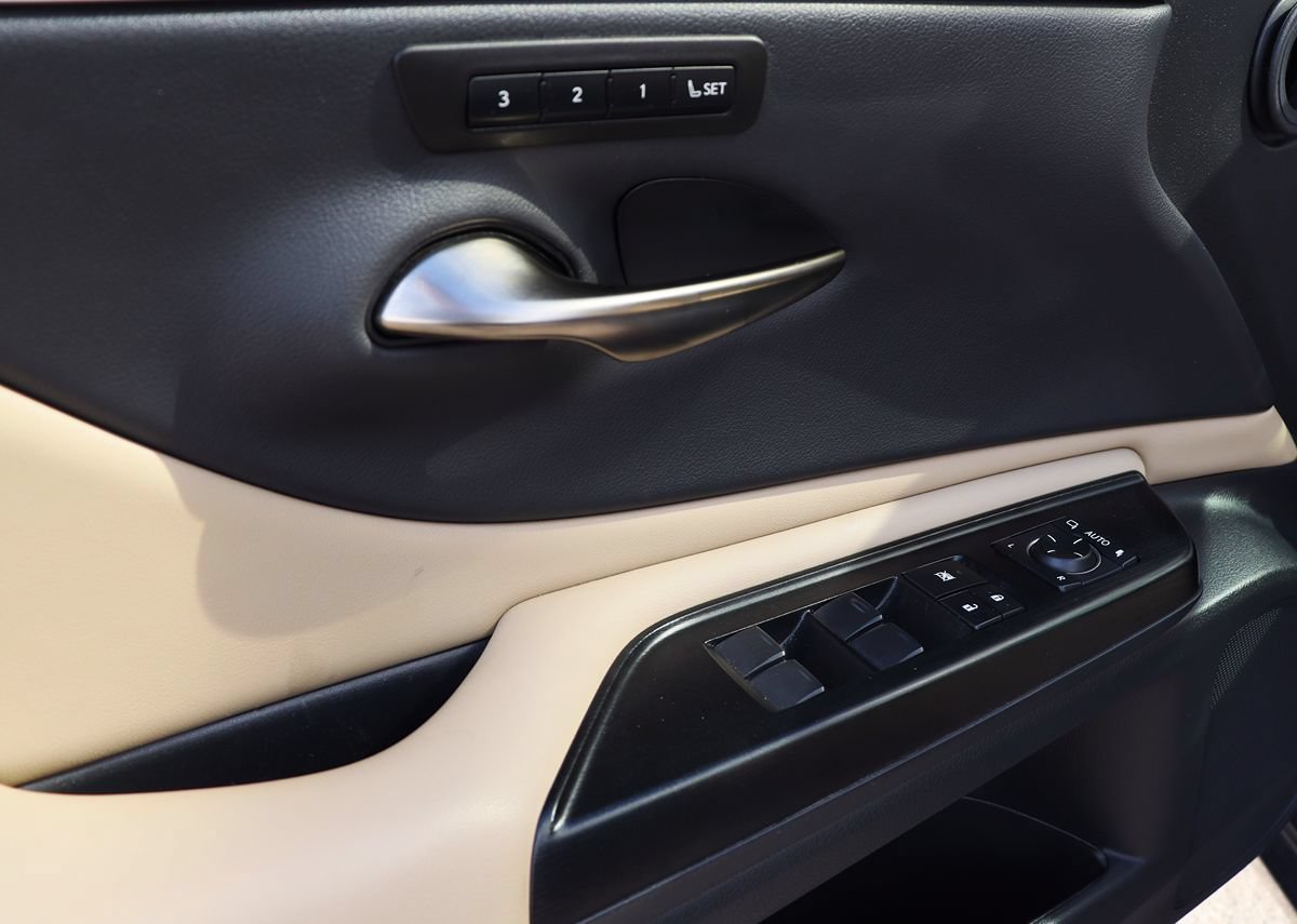 Used 2020 Lexus ES 350 w/ Premium Package FWD image 33