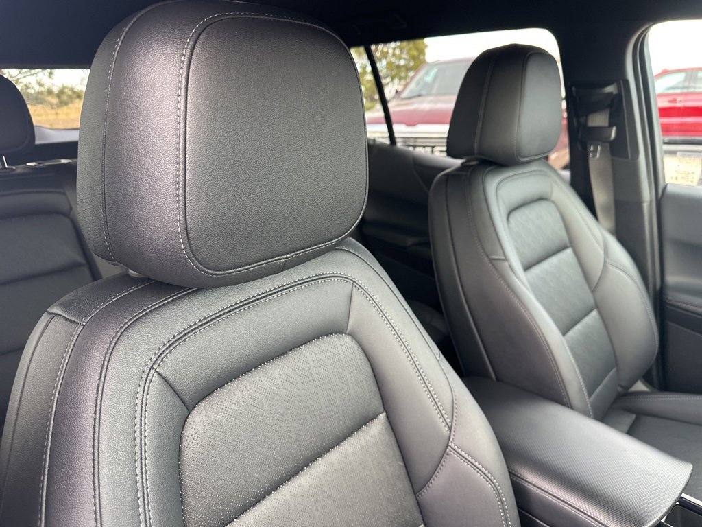 Used 2025 Chevrolet Equinox LT w/ Convenience Package II image 28