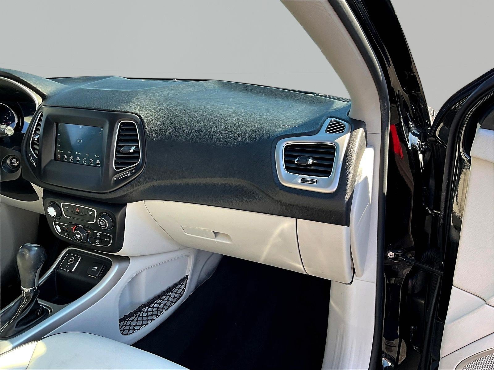 Used 2018 Jeep Compass Latitude w/ Popular Equipment Group FWD image 26