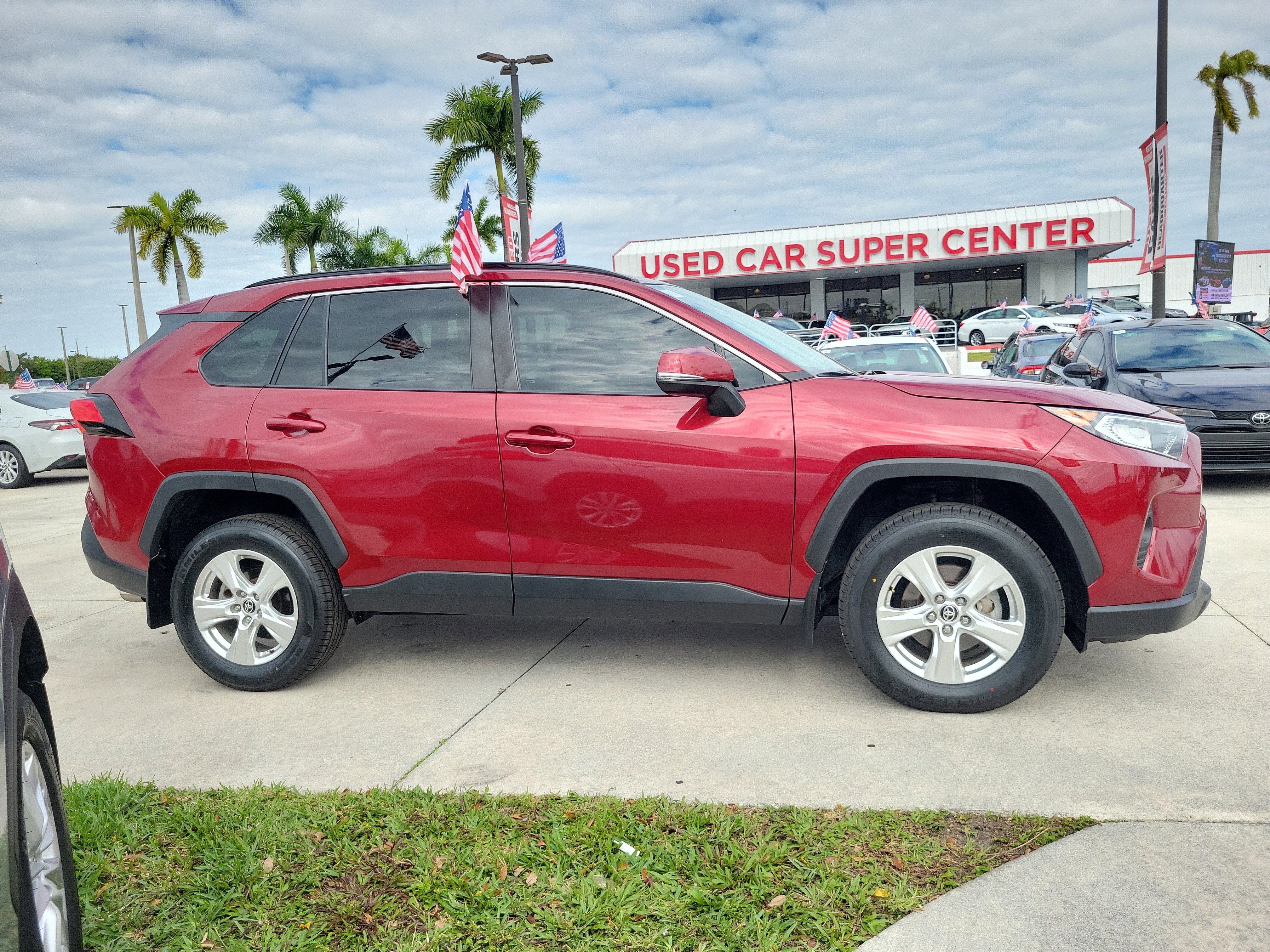 Used 2021 Toyota RAV4 XLE image 13