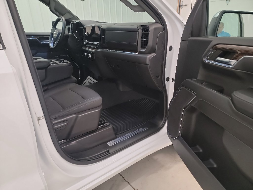 Used 2024 GMC Sierra 1500 SLE w/ Enhanced Capability Package image 7