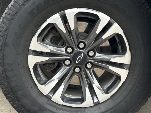 Used 2022 Chevrolet Colorado Z71 AWD/4WD image 9