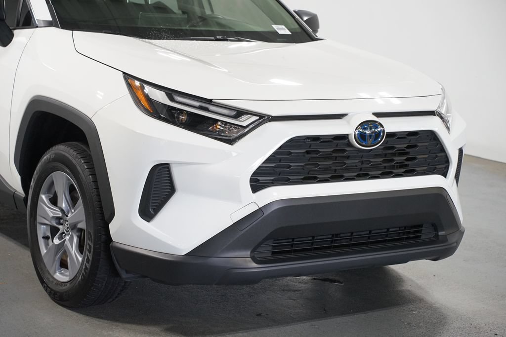 Certified 2023 Toyota RAV4 LE AWD/4WD image 4