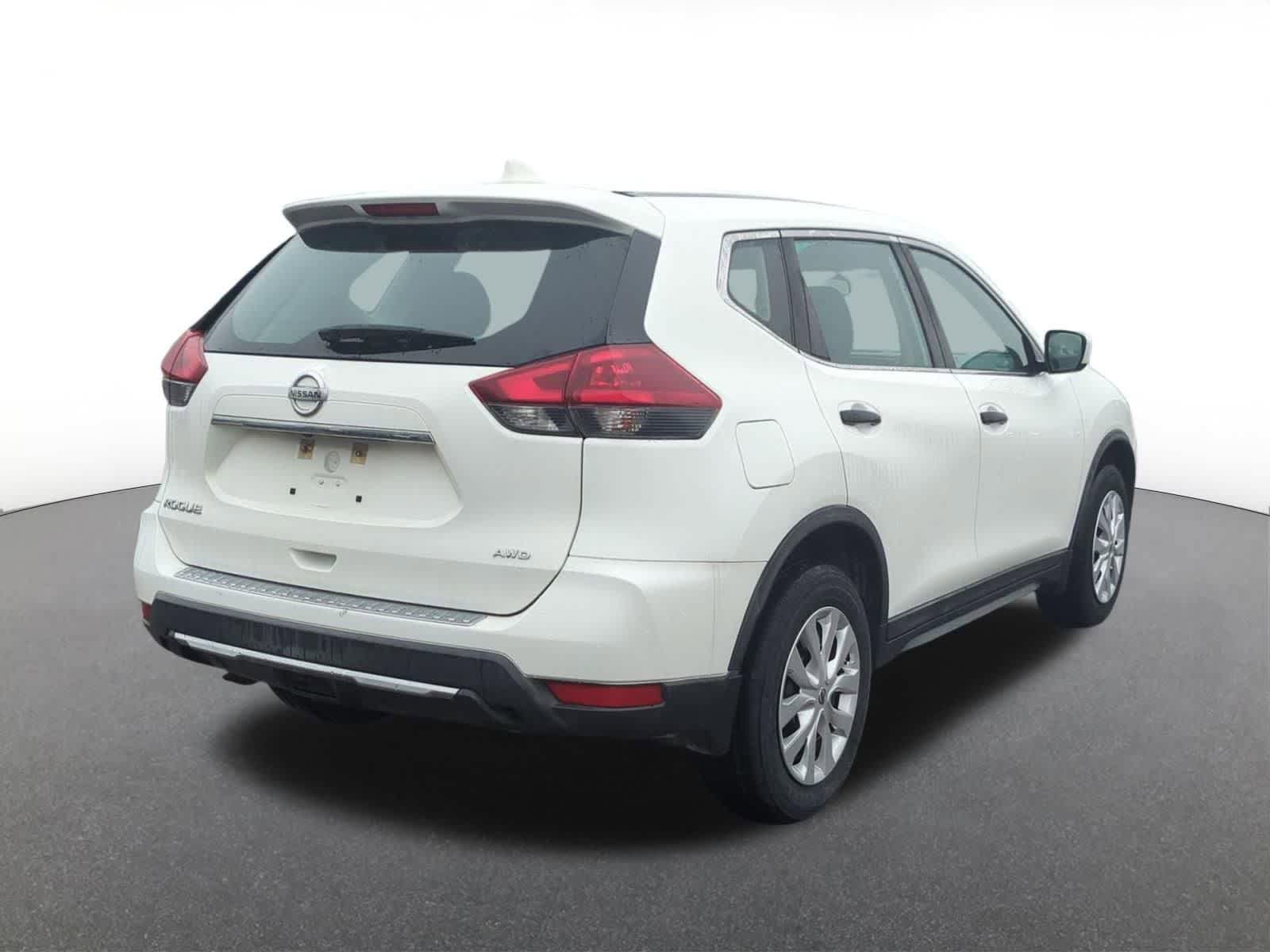 Used 2018 Nissan Rogue S AWD/4WD image 6