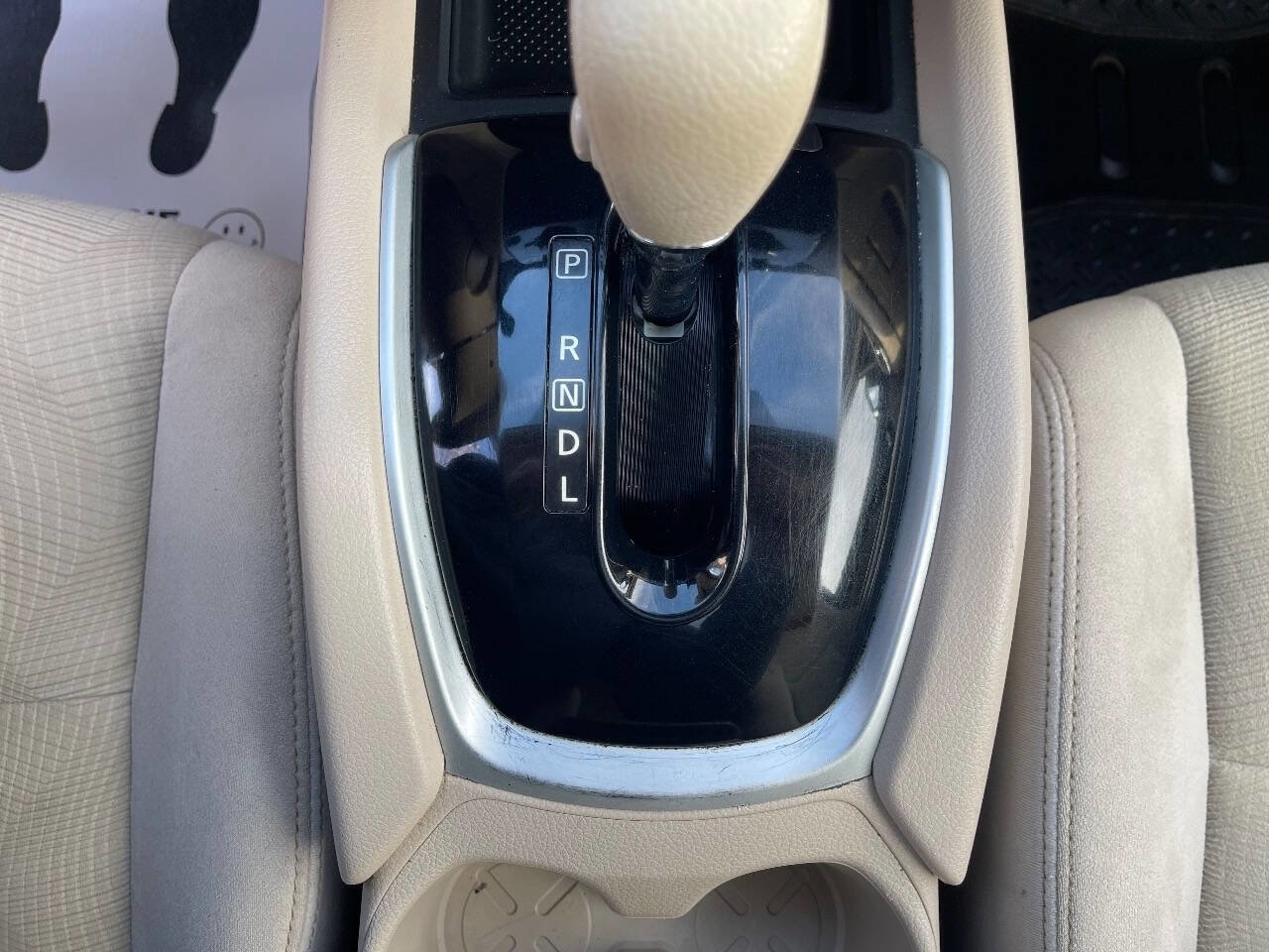 Used 2015 Nissan Rogue SV w/ SV Moonroof Package image 17