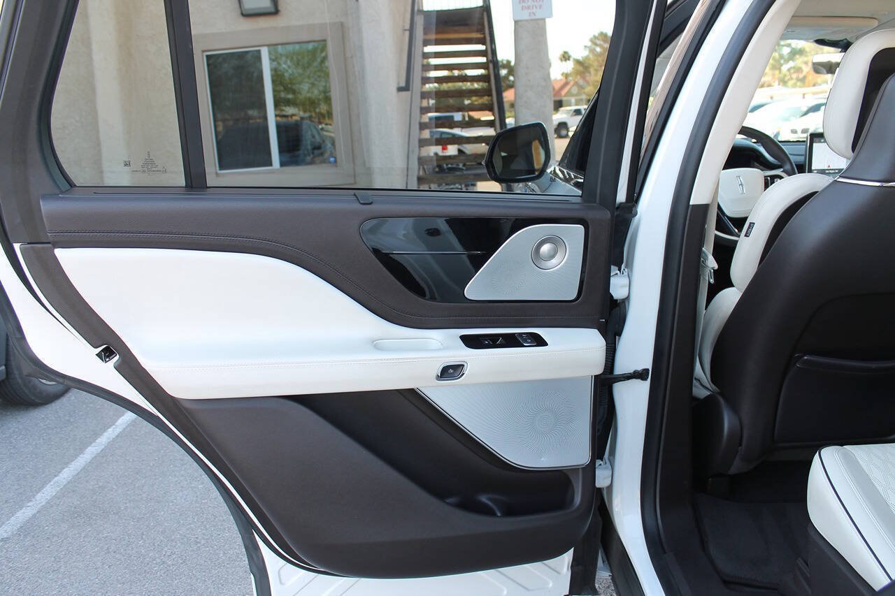 Used 2020 Lincoln Aviator Black Label Grand Touring w/ Class IV Trailer Tow Package AWD/4WD image 29