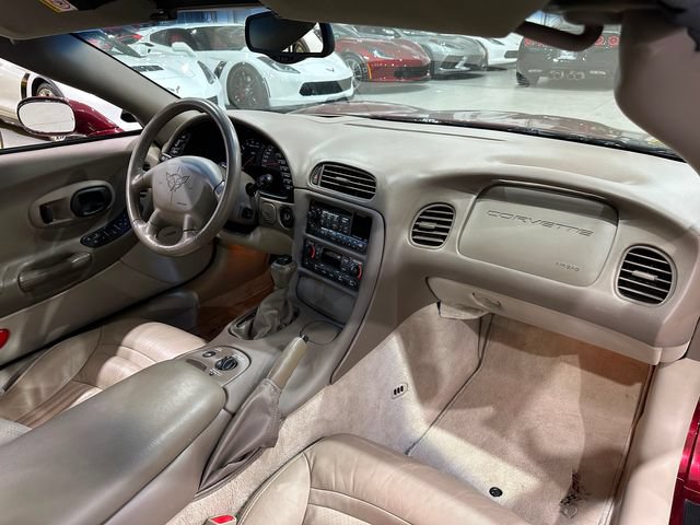 Used 2003 Chevrolet Corvette Coupe w/ Preferred Equipment Group RWD image 11
