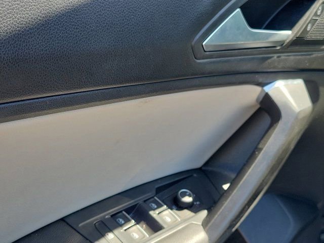 Used 2021 Volkswagen Tiguan SE R-Line FWD image 19
