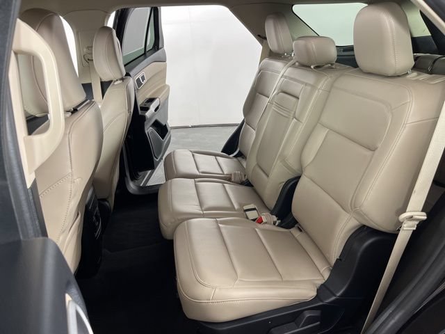 Certified 2024 Ford Explorer XLT w/ Equipment Group 202A RWD image 38