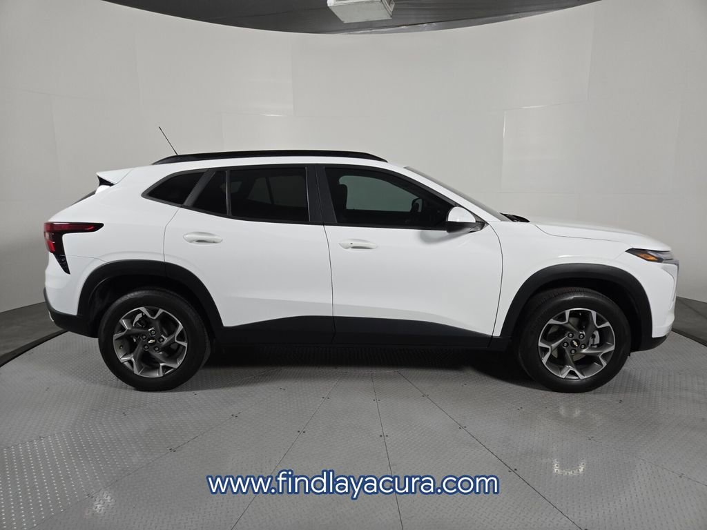 Used 2024 Chevrolet Trax LT w/ Driver Confidence Package FWD image 9
