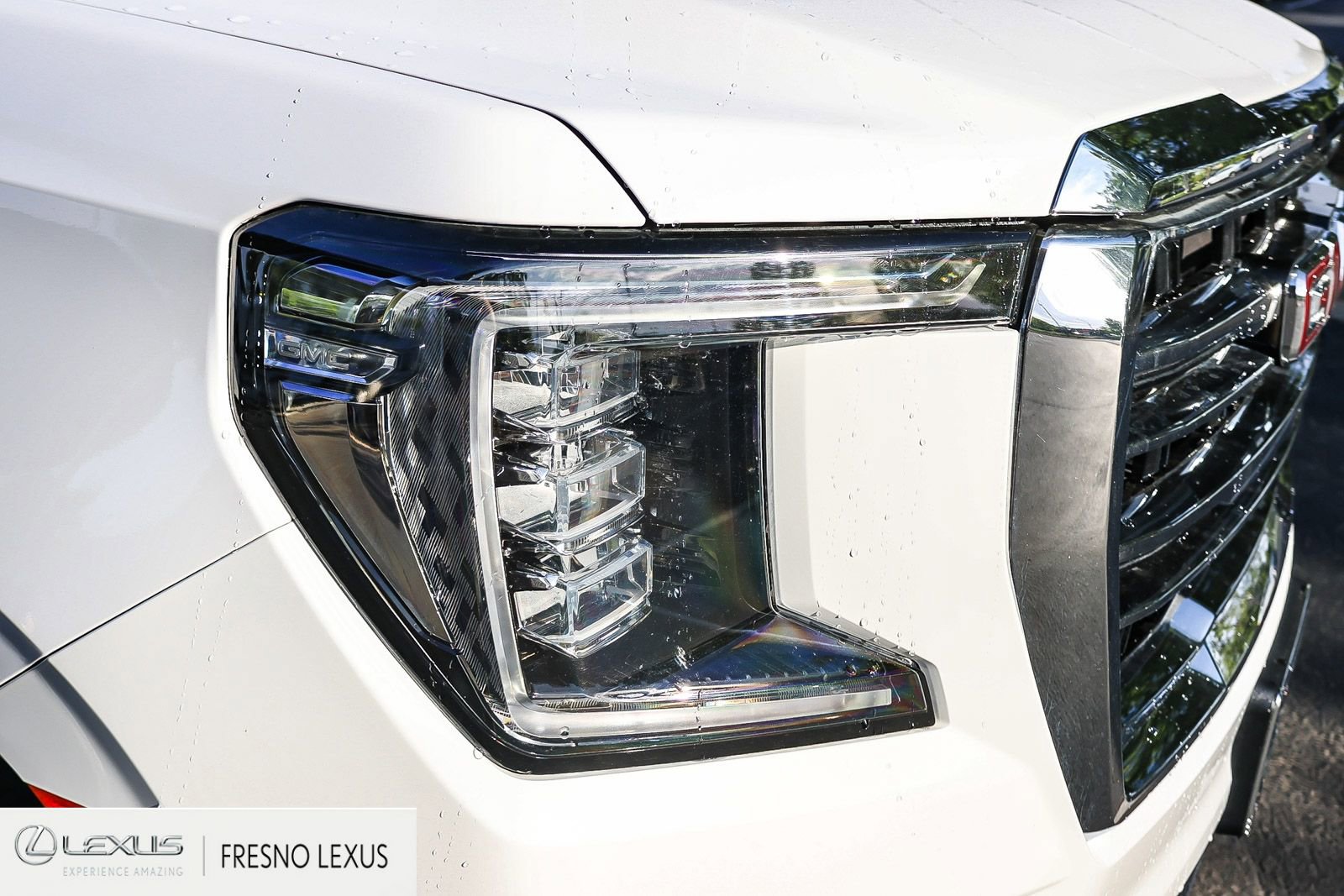 Used 2022 GMC Yukon SLT w/ SLT Premium Package image 10