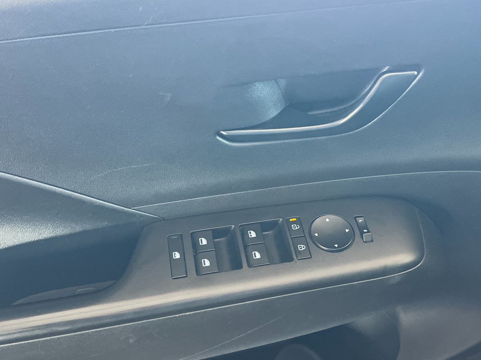 Used 2024 Hyundai Kona SEL FWD image 11