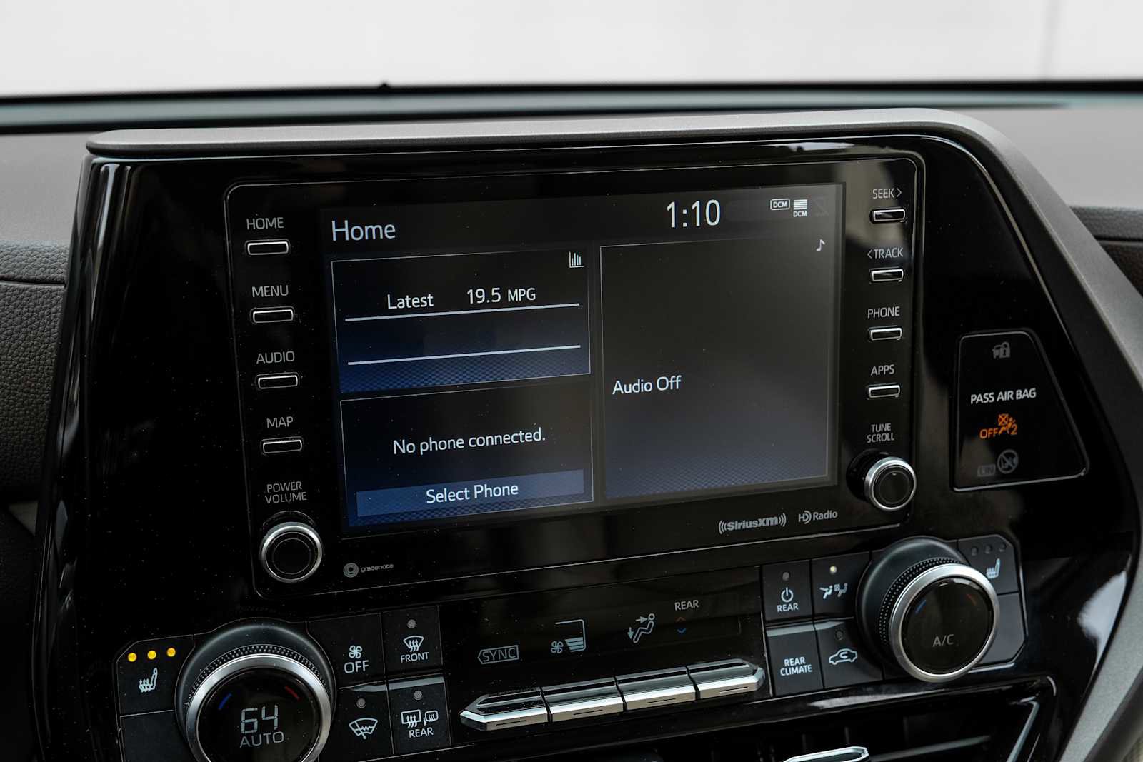 Used 2021 Toyota Highlander XLE image 29