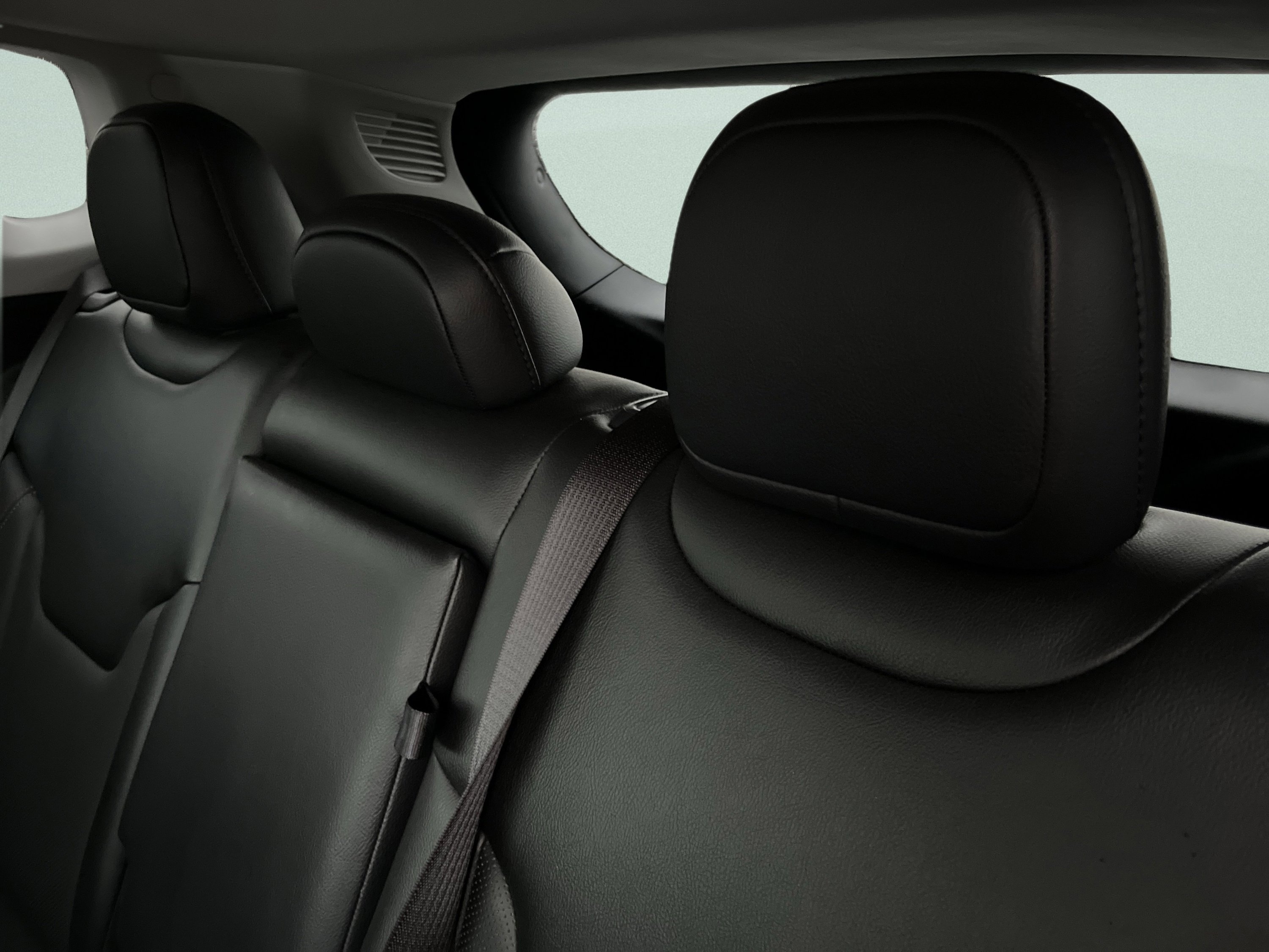 Used 2022 Jeep Compass Limited image 23