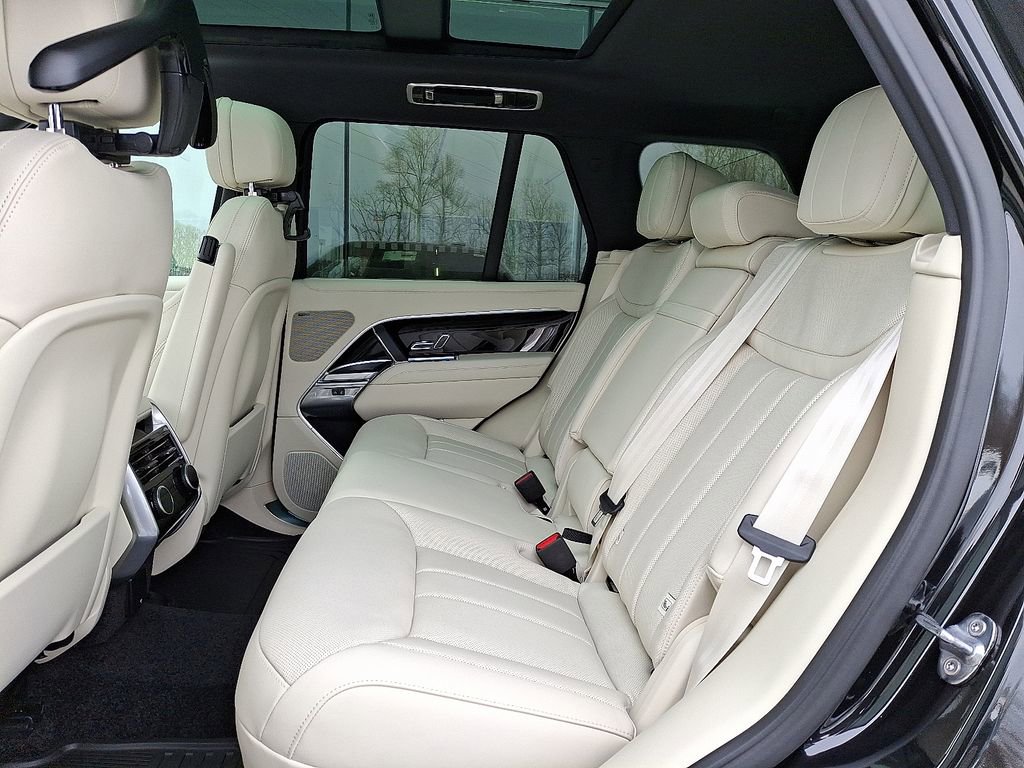 New 2026 Land Rover Range Rover SE image 6