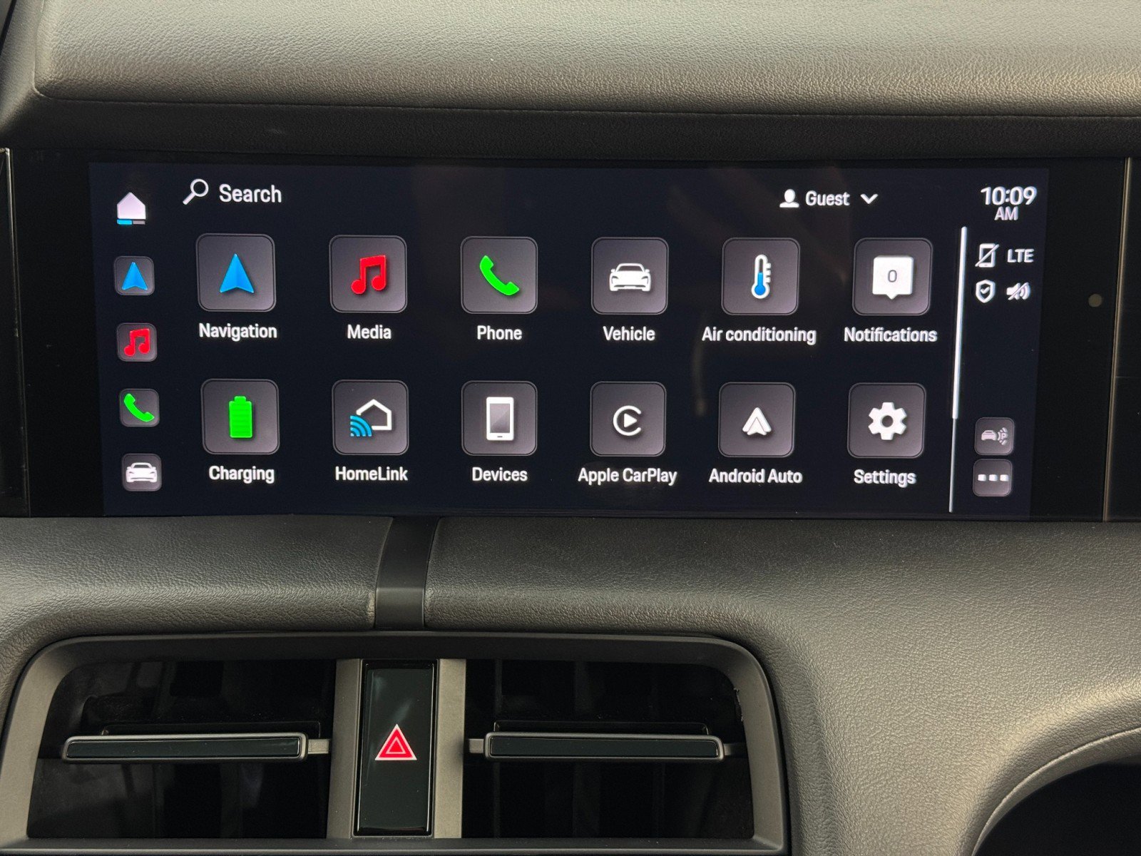 Used 2023 Porsche Taycan 4S w/ Premium Package image 24