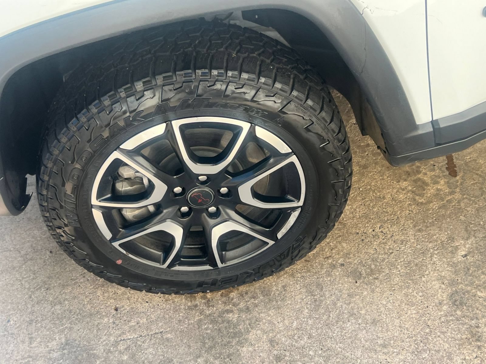Used 2025 Jeep Compass Trailhawk AWD/4WD image 24