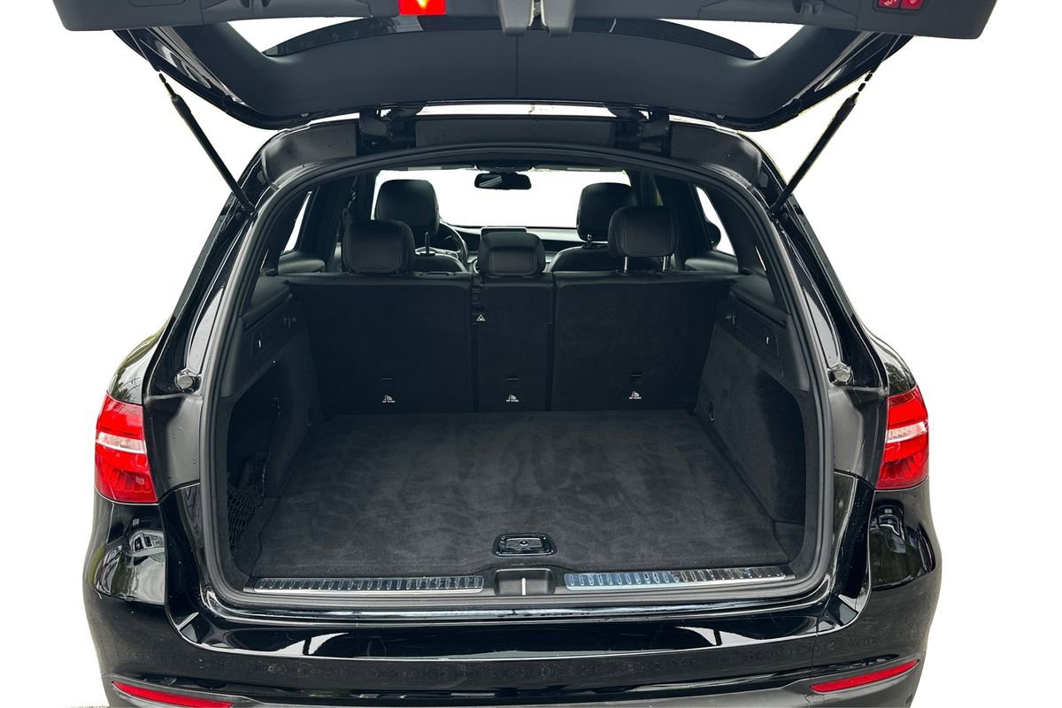 Used 2018 Mercedes-Benz GLC 300 w/ Premium Package image 12