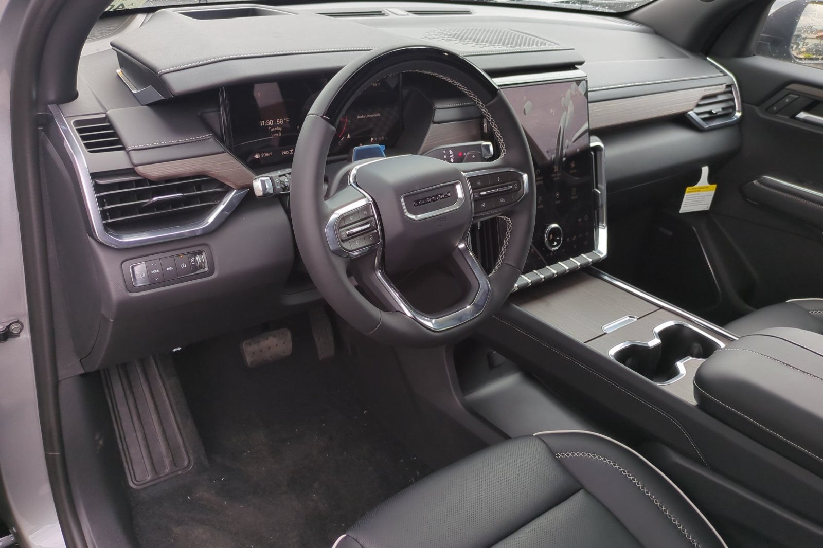 New 2026 GMC Acadia Denali w/ Super Cruise Package AWD/4WD image 9