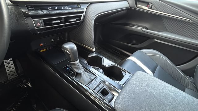 Used 2025 Toyota Camry SE FWD image 14