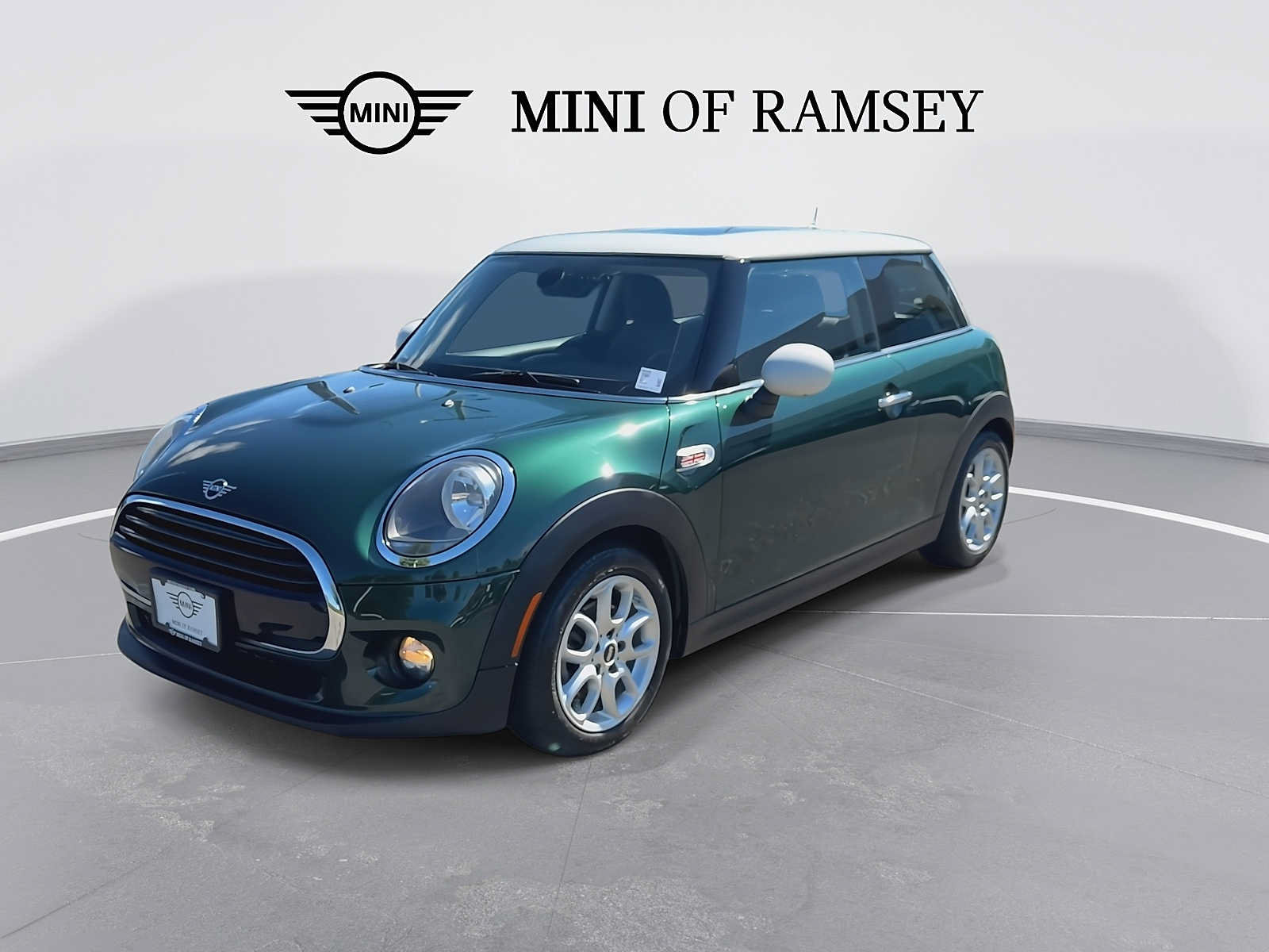 Used 2019 MINI Cooper 2-Door Hardtop FWD image 8