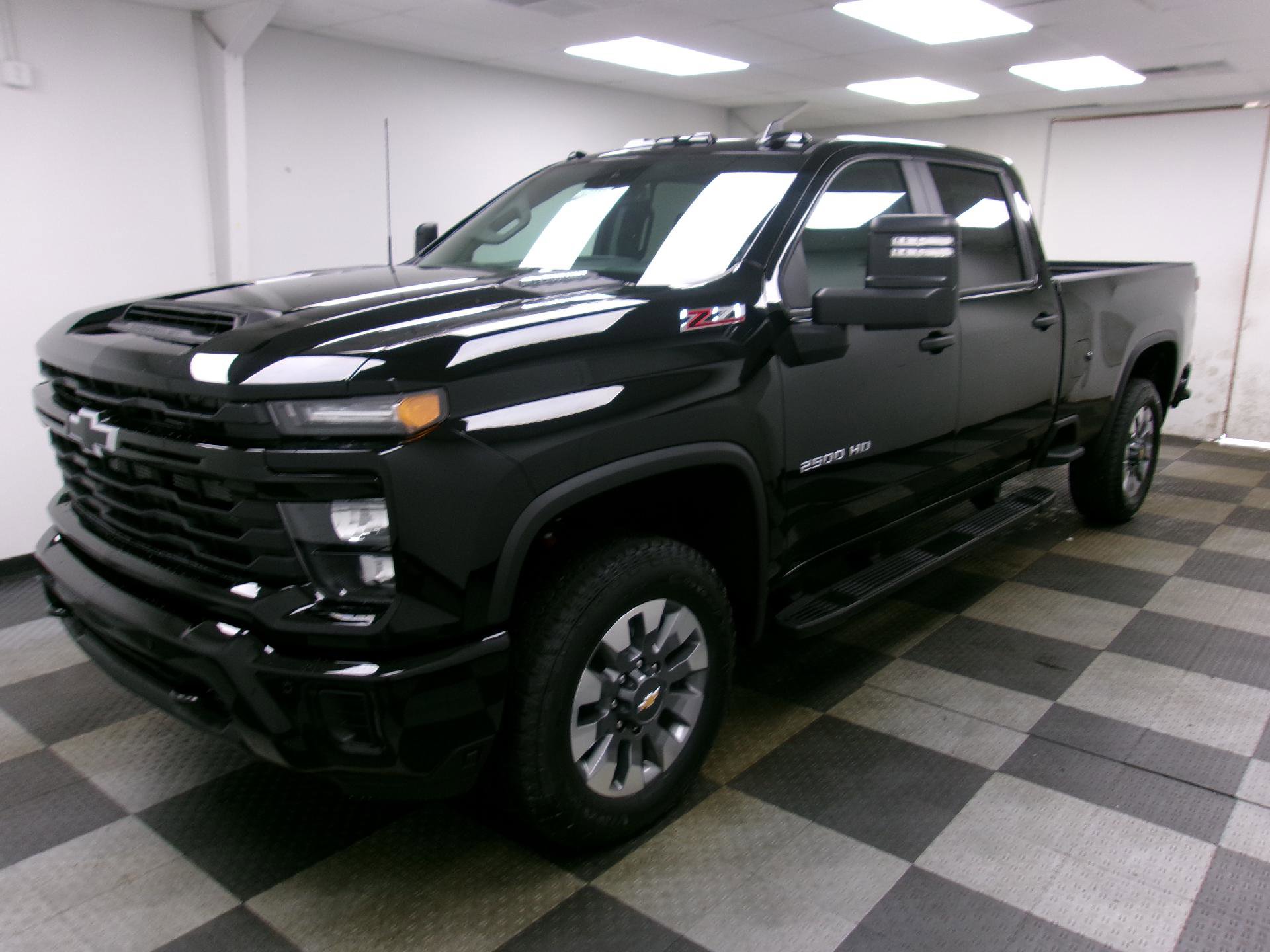 New 2026 Chevrolet Silverado 2500 Custom w/ Custom Value Package AWD/4WD image 1
