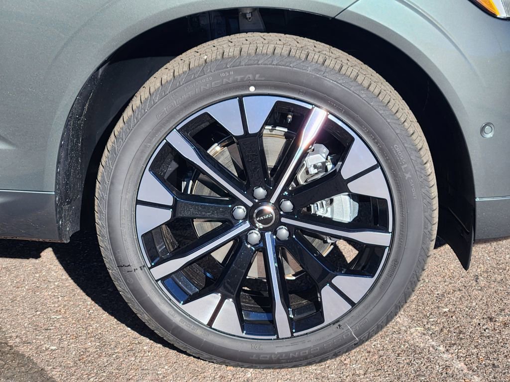 New 2026 Volvo XC60 B5 Plus w/ Climate Package image 29