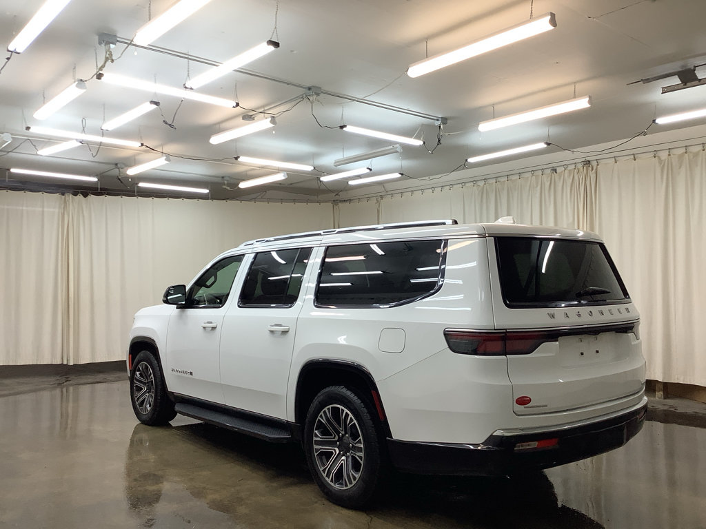 Used 2023 Jeep Wagoneer L Series II AWD/4WD image 8