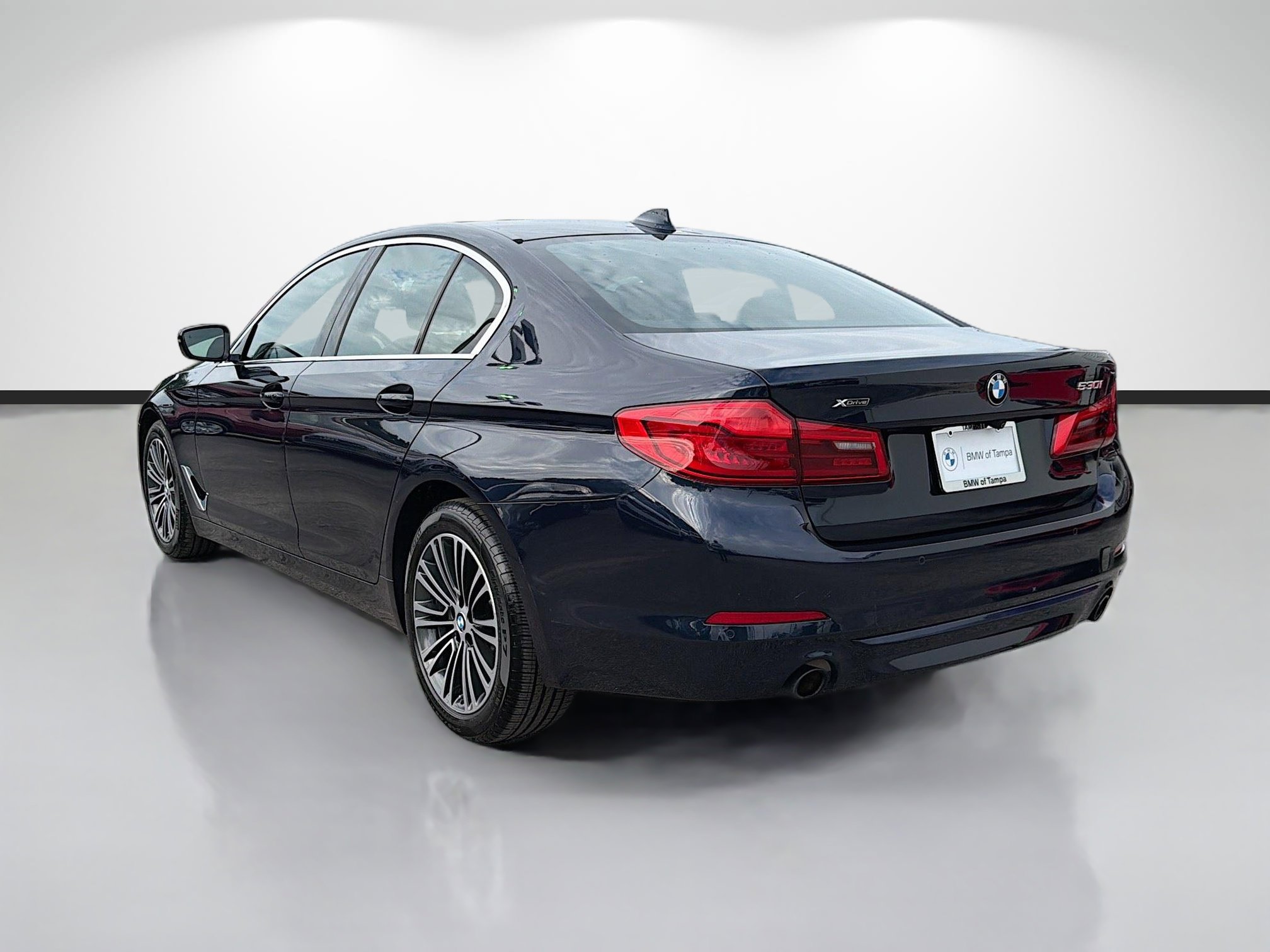 Used 2020 BMW 530i xDrive w/ Convenience Package AWD/4WD image 5