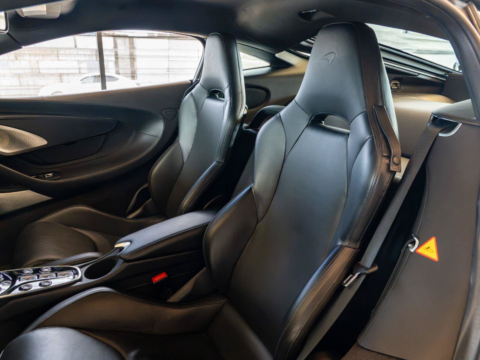 Used 2020 McLaren GT RWD image 17