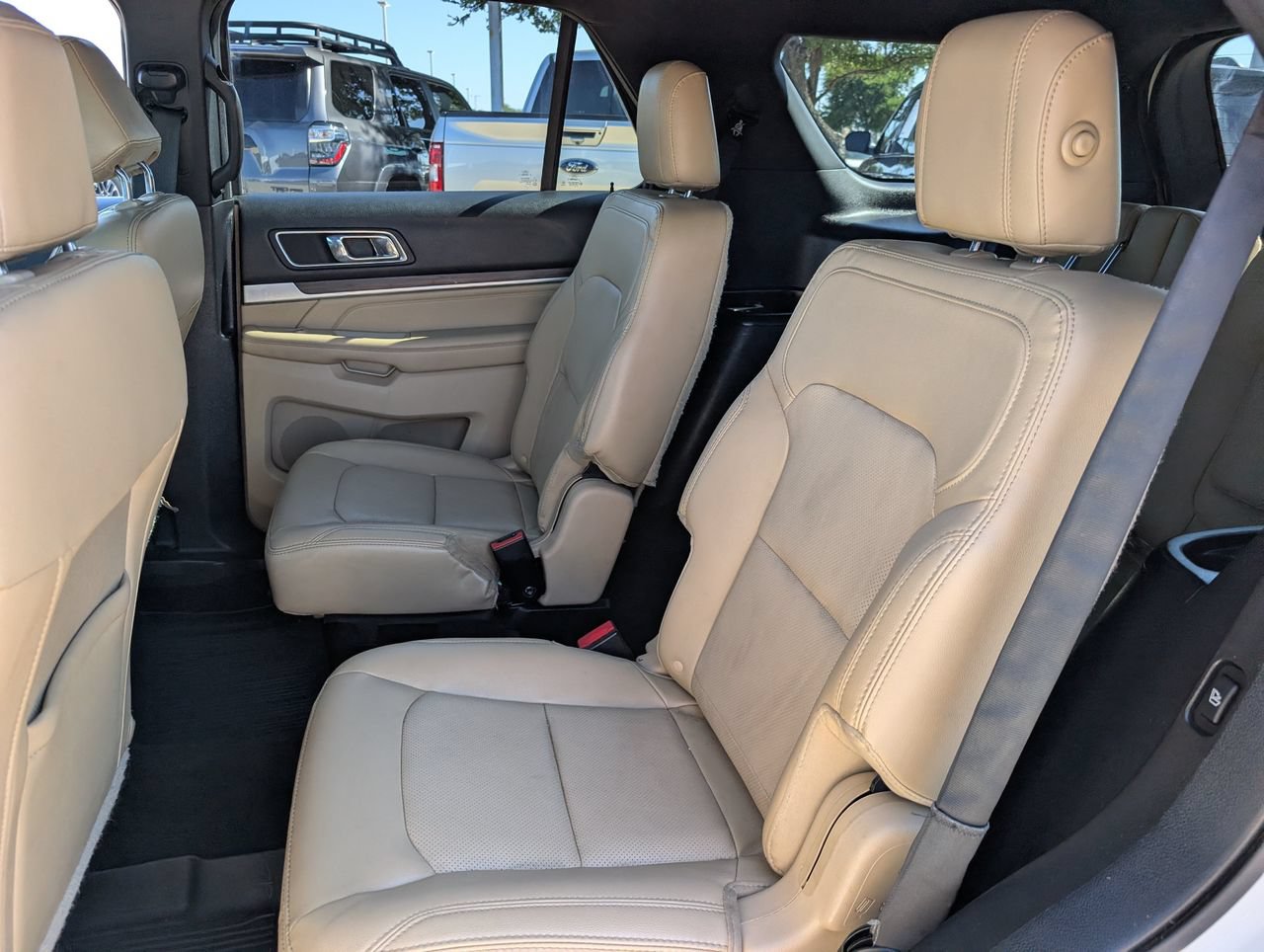 Used 2017 Ford Explorer Limited w/ Equipment Group 301A FWD image 26