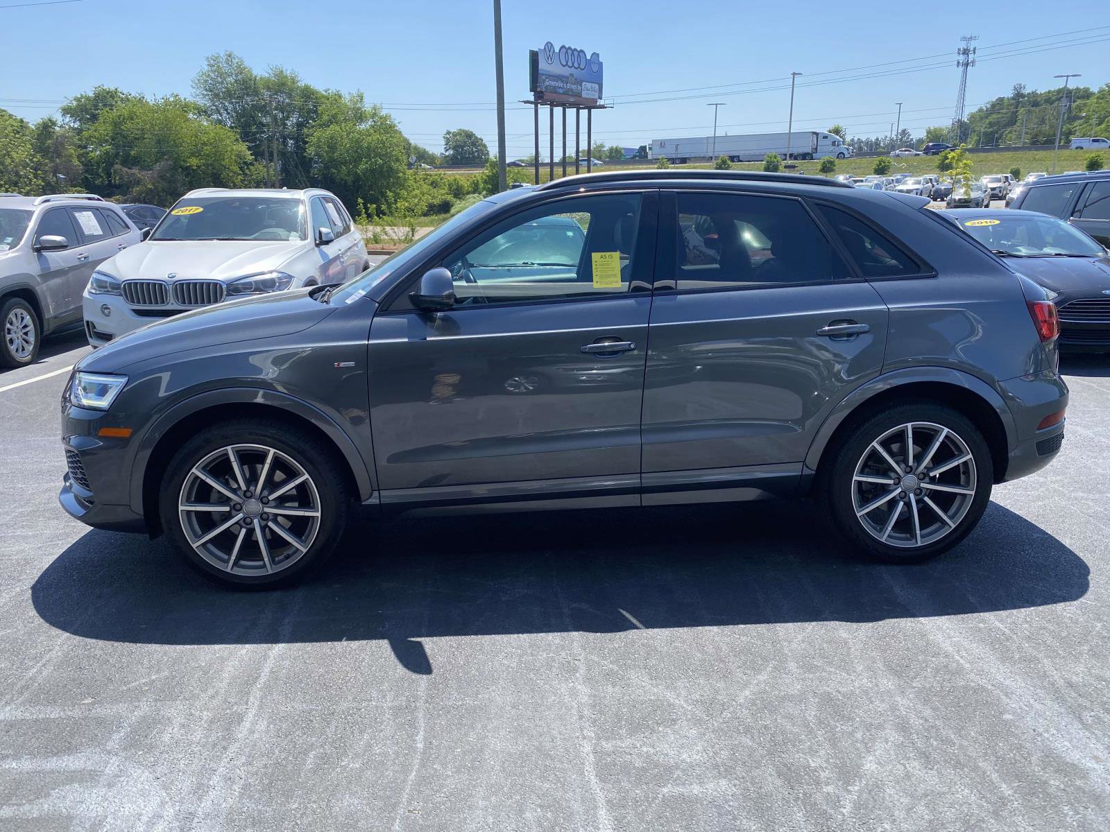 Used 2018 Audi Q3 2.0T Premium Plus w/ Premium Plus Package FWD image 4
