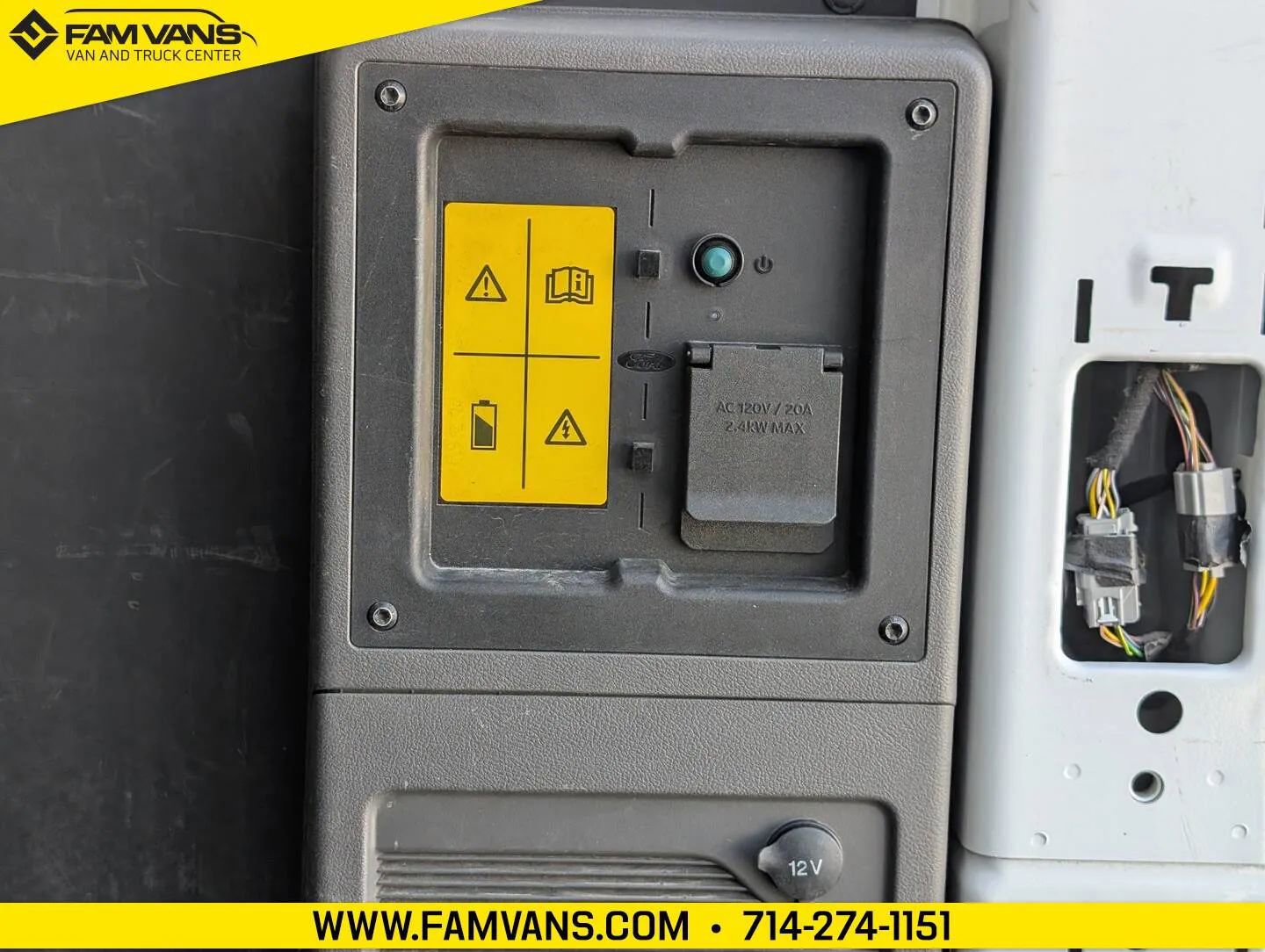 Used 2022 Ford E-Transit 148 High Roof Extended RWD image 16