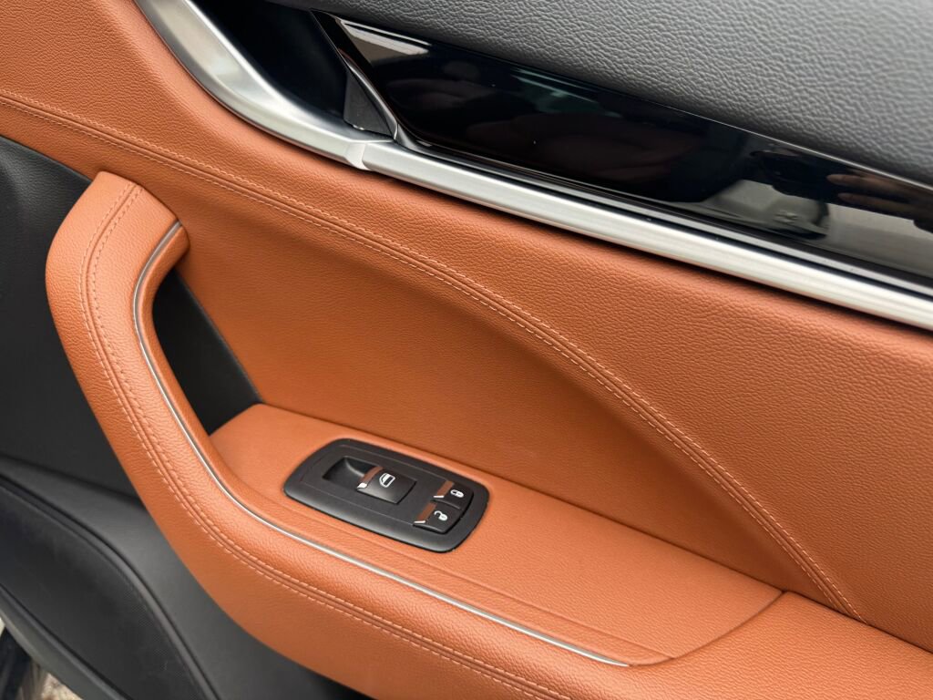 Used 2019 Maserati Levante image 22