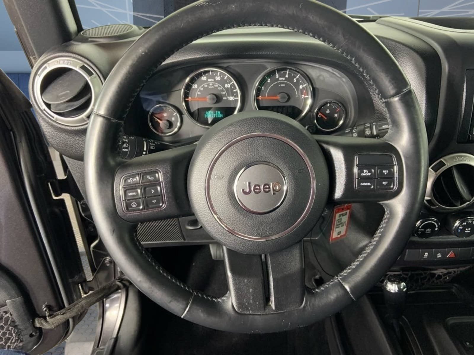 Used 2016 Jeep Wrangler Unlimited Sahara w/ Connectivity Group AWD/4WD image 26