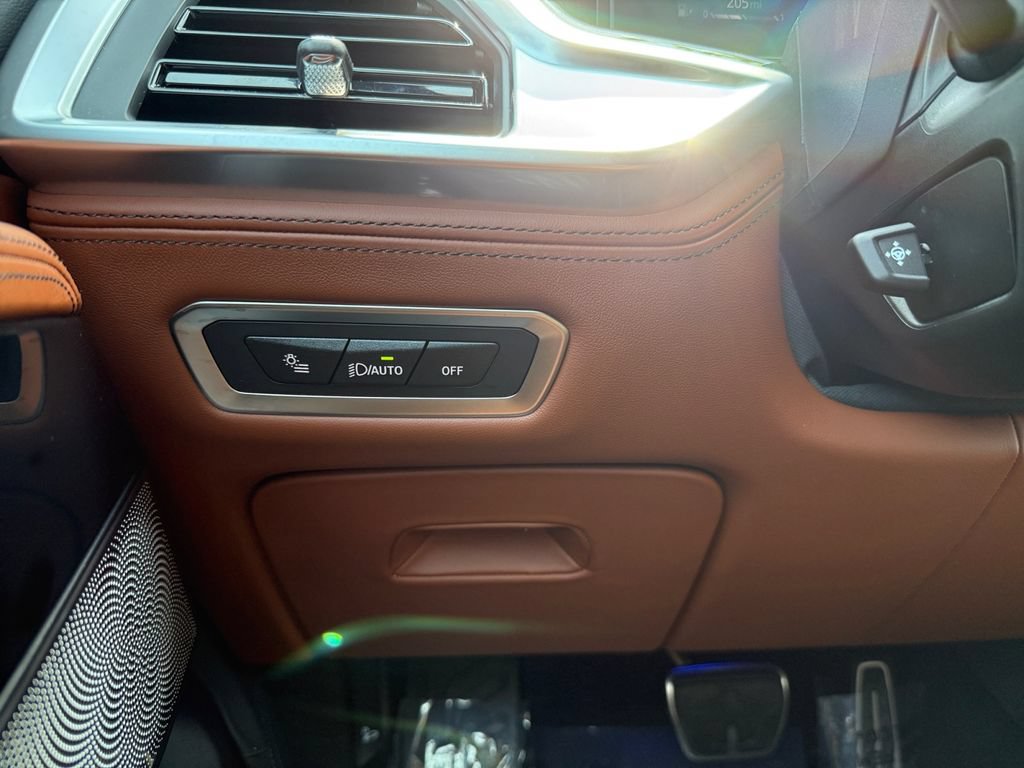 Certified 2025 BMW ALPINA XB7 AWD/4WD image 19