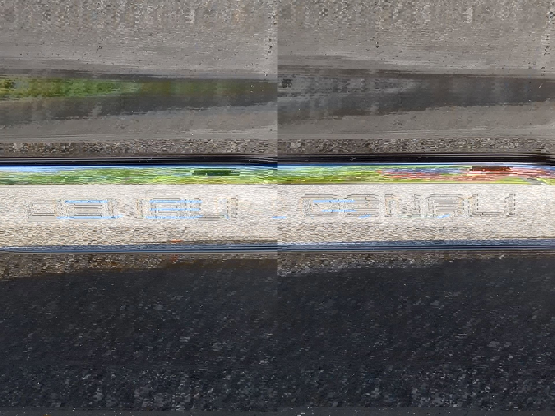 Used 2020 GMC Acadia Denali image 40