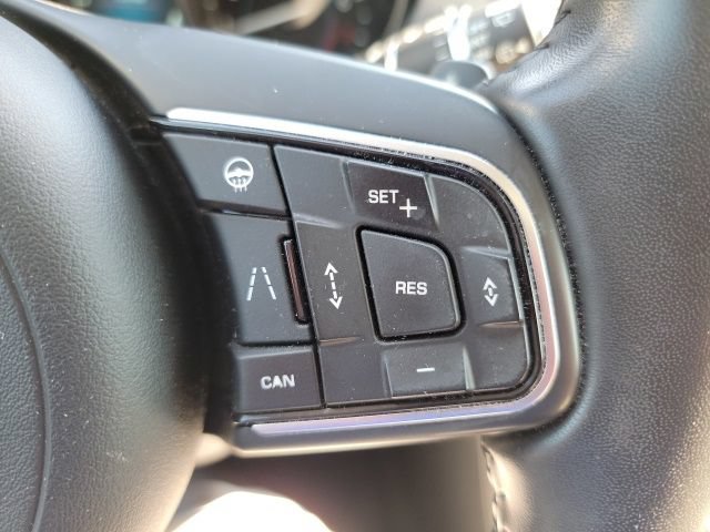 Used 2019 Jaguar F-PACE Premium AWD/4WD image 14