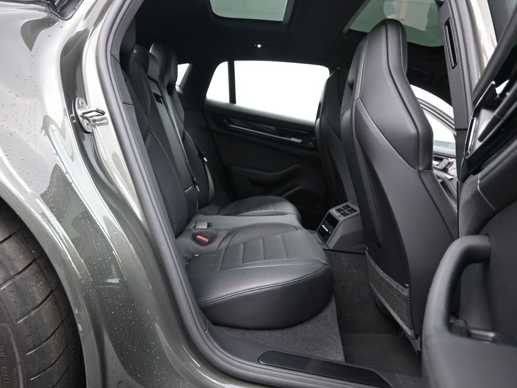 New 2025 Porsche Panamera image 22