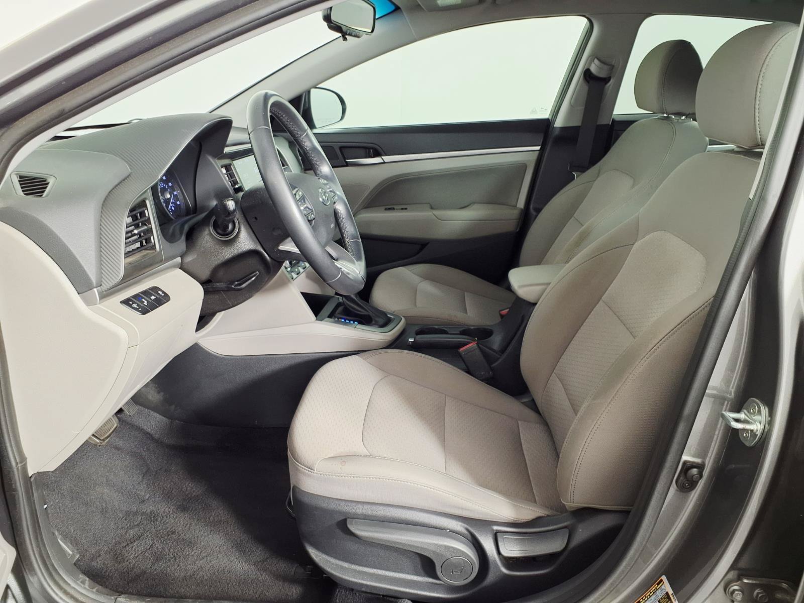 Used 2020 Hyundai Elantra Value Edition FWD image 17