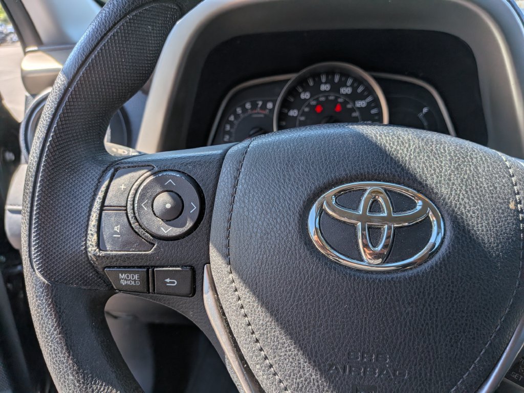 Used 2014 Toyota RAV4 LE FWD image 12