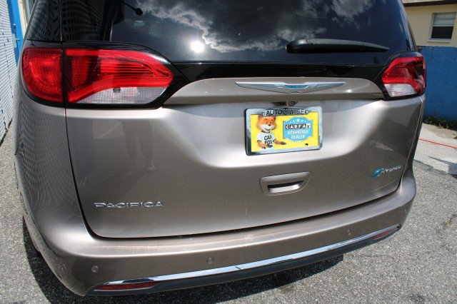Used 2017 Chrysler Pacifica Platinum FWD image 7